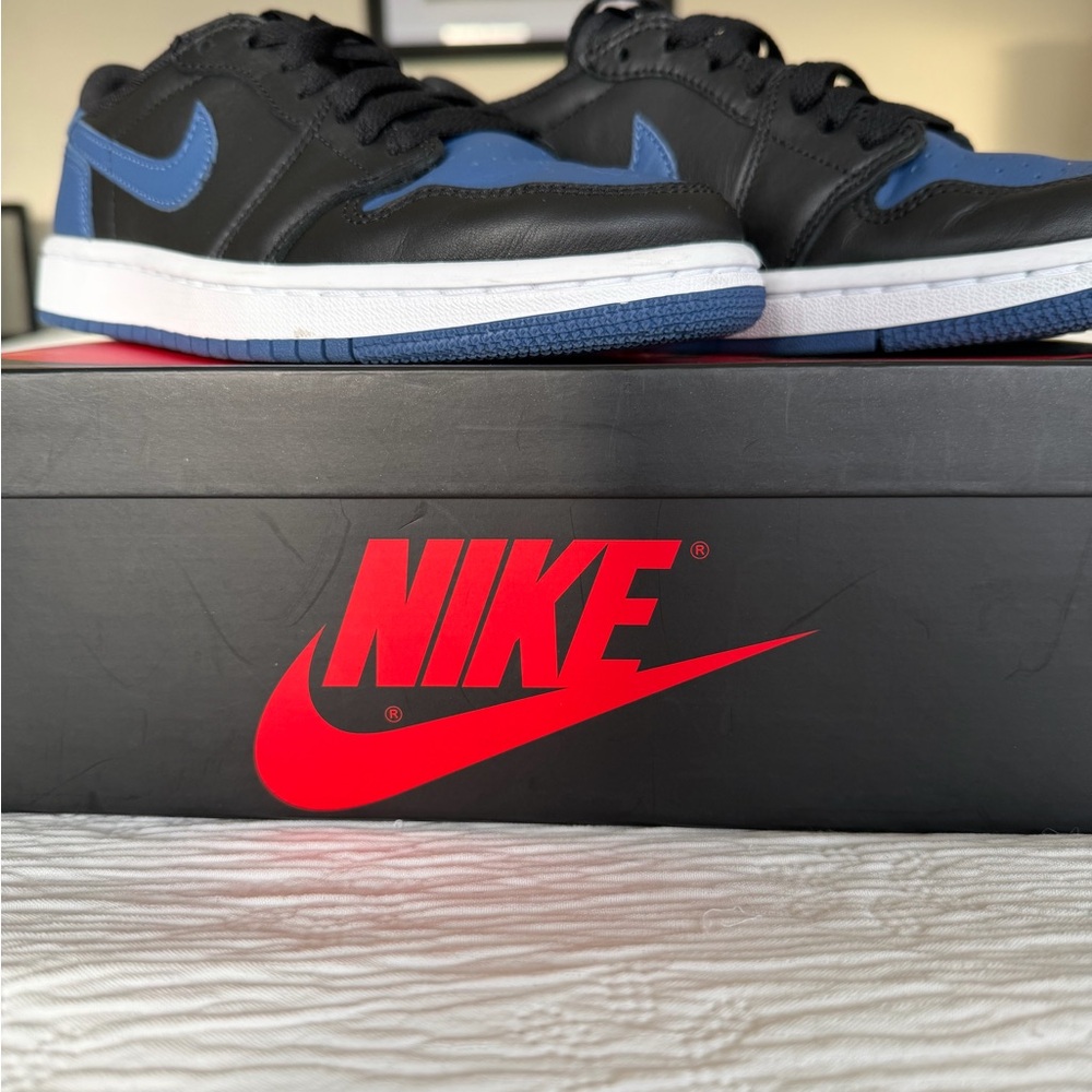 Nike Black and Navy Sneakers - Picture 2 of 5